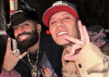 Poco a poco el rapero sigue dando de qué hablar en el mundo de la música, ya que también hace pocas semanas compartió una foto junto al argentino 'Trueno'.