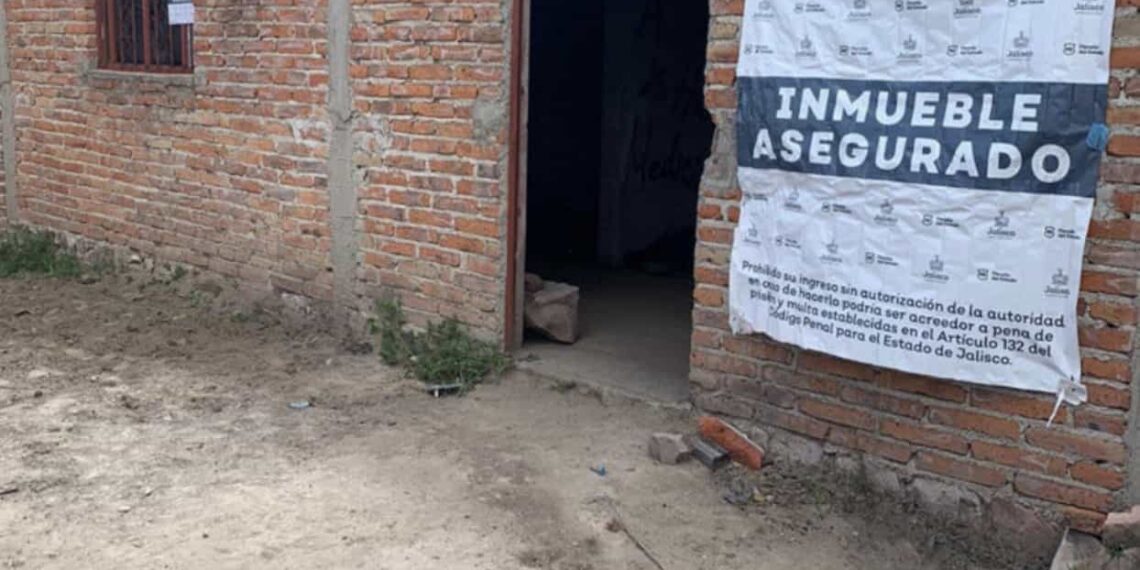 Elementos de la Fiscalía de Jalisco localizaron esta tarde la finca en la que presuntamente un grupo