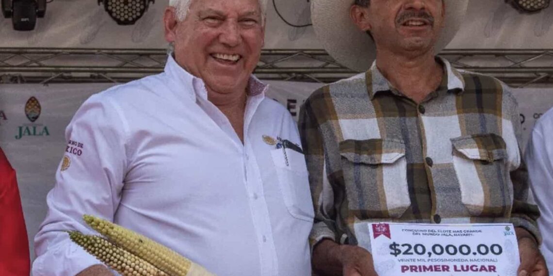 El concurso del Elote más Grande del Mundo se realizó en Jala, Nayarit.