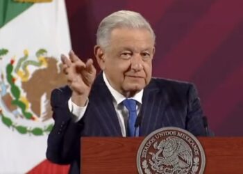 El Presidente culpó a sus opositores de crear una manipulación, ya que aseguró él no escuchó lo que le gritaban los reporteros por lo que hizo un chiste.