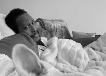 La partida de Ron Cephas Jones ha sido comunicada a través de diversas fuentes internacionales.