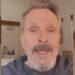 En el corto comunicado, Miguel Bosé expresó que diez hombres entraron a su casa el pasado 18 de agosto