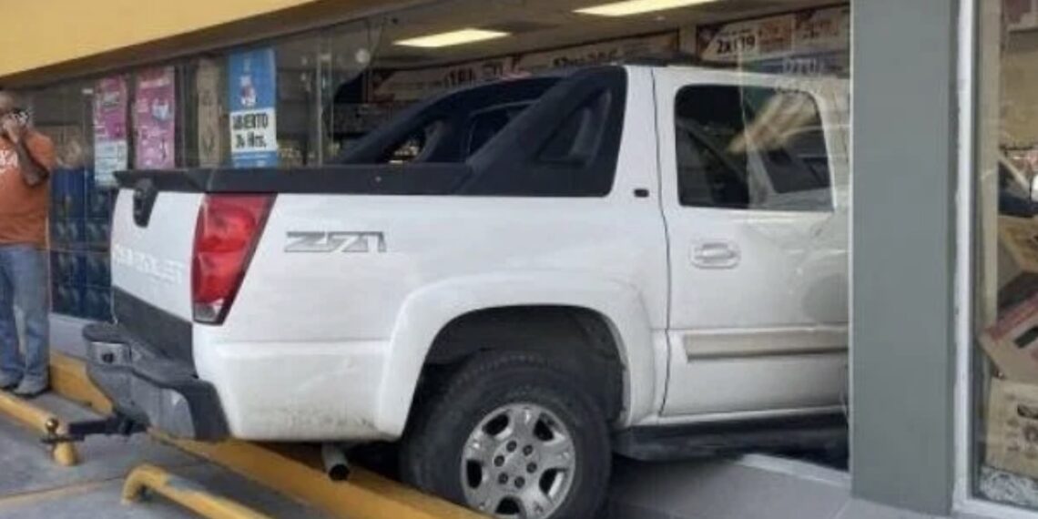 El hombre de la tercera edad iba acompañado de su hija y su nieta; afortunadamente no hubo lesionados