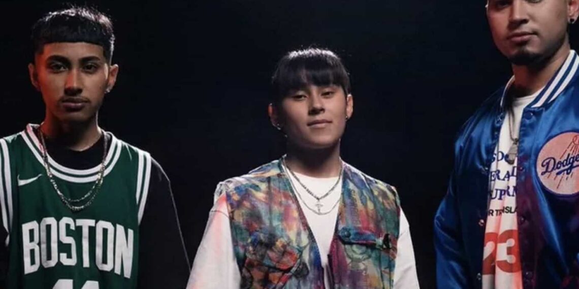 El tema se estrenó hace un par de horas el tema, mismo que ya reúne más de 10 mil vistas en YouTube y al parecer ha sido del gusto del público.