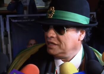El amigo del cantante habló de las ganas que tenía el cantante por desaparecer con un nuevo rostro