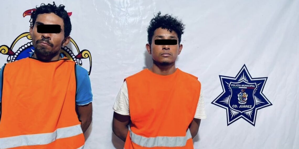 Policías Municipales sorprenden a dos presuntos ladrones hurtando cableado eléctrico de una compañía telefónica