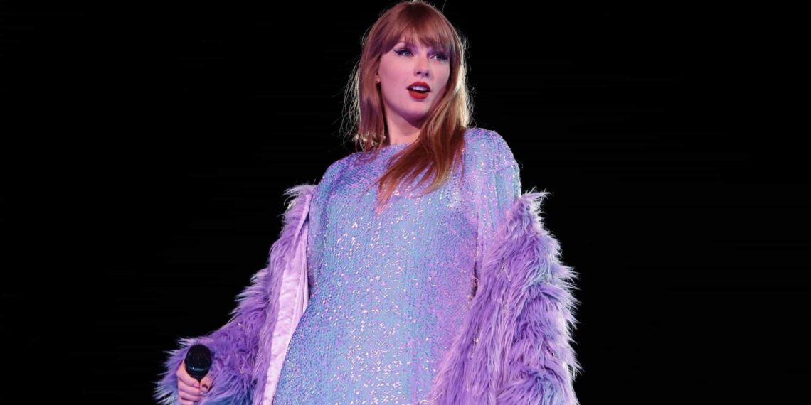 Detrás de Swift le siguen el reguetonero puertorriqueño Bad Bunny, con 80 millones, y el cantante británico Ed Sheeran, con 77 millones.