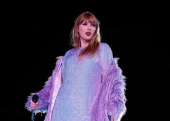 Detrás de Swift le siguen el reguetonero puertorriqueño Bad Bunny, con 80 millones, y el cantante británico Ed Sheeran, con 77 millones.