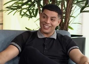 Apagando los rumores sobre si Eduin Caz, vocalista de Grupo Firme, dejaría dicha agrupación para lanzarse de solista