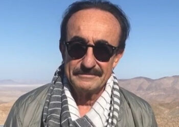 El artista se encontraba en México cuando malestares cardíacos que había presentado se agudizaron por lo que decidieron acudir a un hospital.