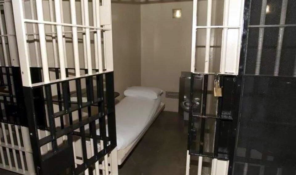 En un acuerdo general entre internos, decidieron no volver a sus celdas hasta que mejoren las condiciones por el calor.