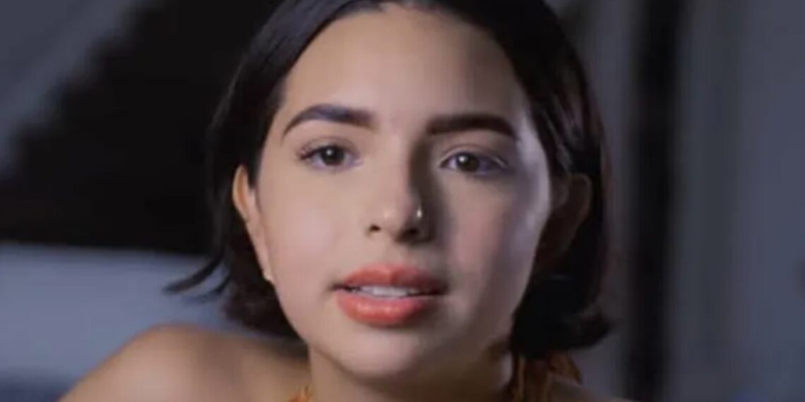 Hace unos días se hizo viral un video que mostraba a Ángela Aguilar bajando de la tarima de un escenario, supuestamente porque el público no sabía sus canciones