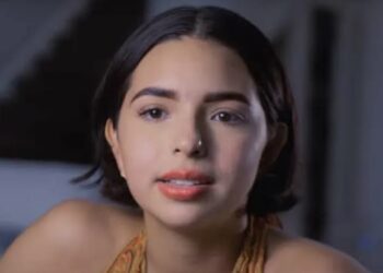 Hace unos días se hizo viral un video que mostraba a Ángela Aguilar bajando de la tarima de un escenario, supuestamente porque el público no sabía sus canciones