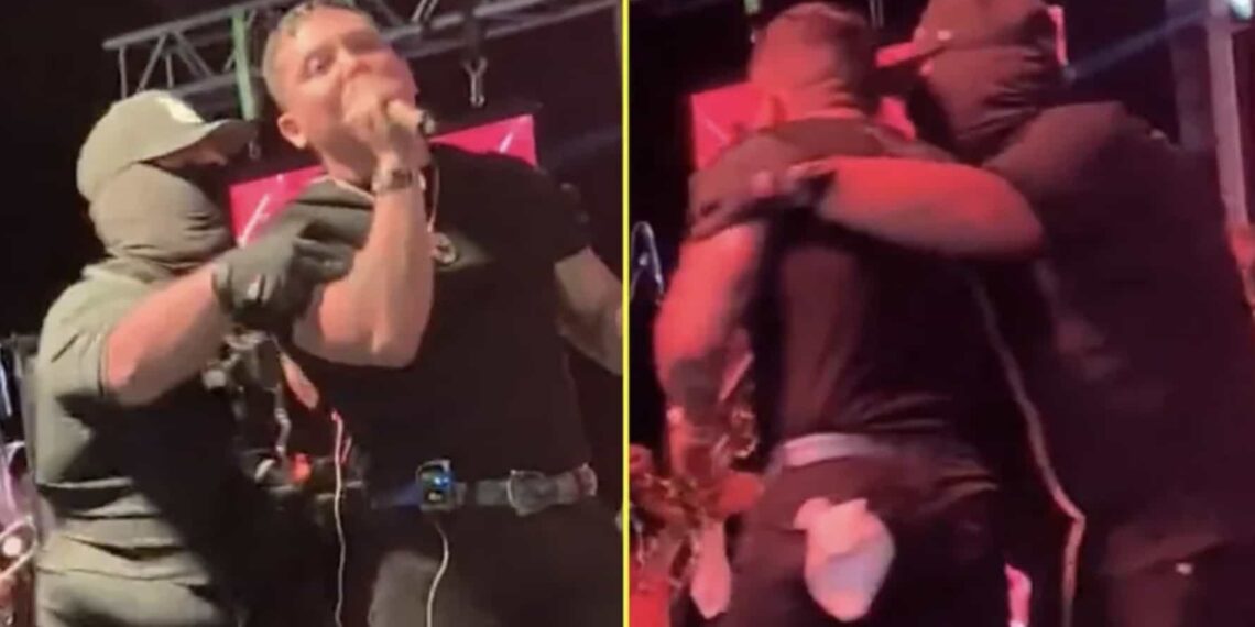 El cantante de la Trakalosa de Monterrey fue abruptamente sacado de su presentación el pasado 2 de septiembre