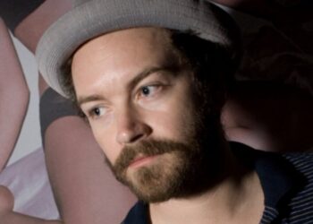 El actor frecuentemente trabajaba como DJ en clubs de Los Ángeles, bajo el nombre de DJ Mom Jeans, anteriormente como DJ Donkey Punch