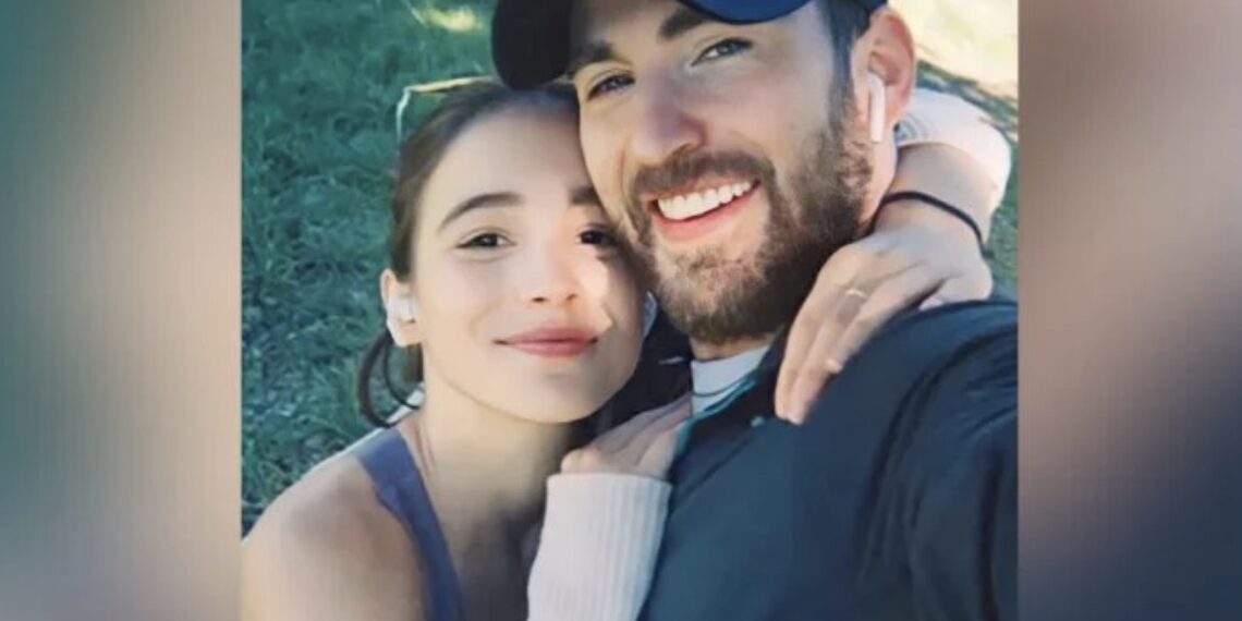 La noticia fue revelada por el medio de comunicación Page Six, el cual también dijo que a los invitados les habían retirado los celulares para evitar que se filtrara información de la ceremonia.