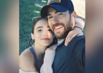 La noticia fue revelada por el medio de comunicación Page Six, el cual también dijo que a los invitados les habían retirado los celulares para evitar que se filtrara información de la ceremonia.