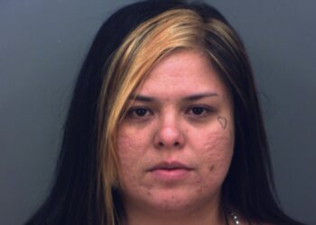 Policías detuvieron a Elisa Adriana de la Gala de 26 años por manejar en estado de intoxicación en un 3er grado