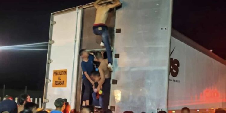 Los migrantes eran originarios de Guatemala, Ecuador, Honduras y El Salvador, entre ellos había menores de edad.