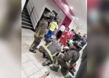 Un mal funcionamiento del elevador provocó su caída desde el primer piso, provocando la muerte de una persona.