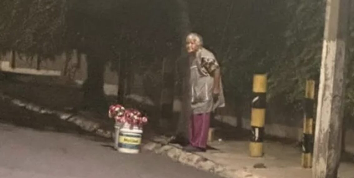 Esta adulta mayor despertó el interés de miles de usuarios de redes sociales que ya buscan apoyarla. Aquí te decimos dónde puedes comprarle: