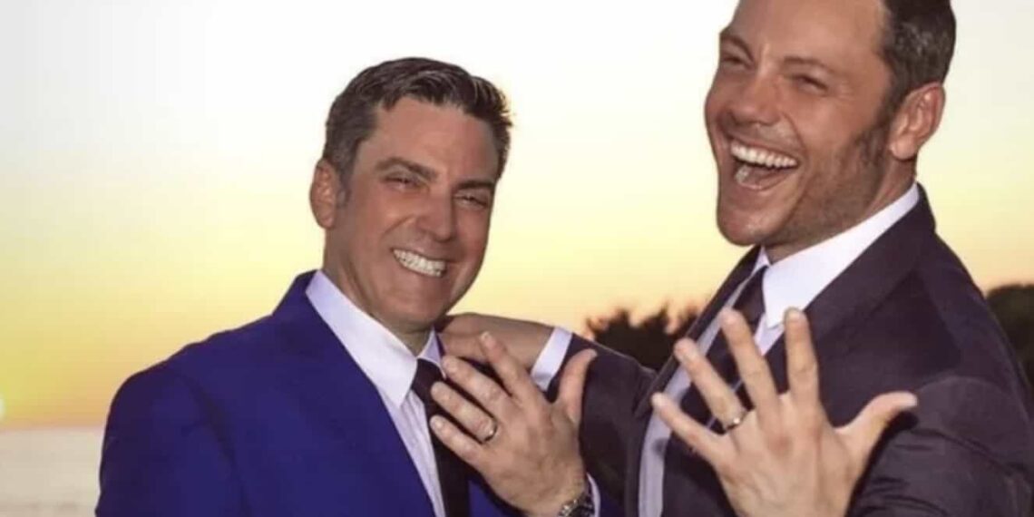 El cantante italiano Tiziano Ferro canceló todos sus compromisos laborales tras anunciar que inició los trámites de su divorcio de su esposo, Victor Allen.