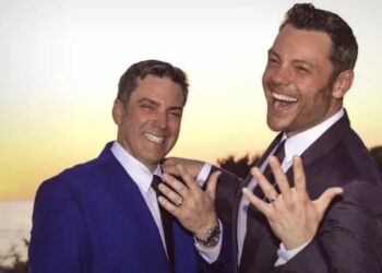 El cantante italiano Tiziano Ferro canceló todos sus compromisos laborales tras anunciar que inició los trámites de su divorcio de su esposo, Victor Allen.