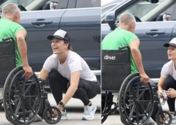 Luego de una breve conversación con el hombre, Garner le entregó una bolsa de plástico llena de artículos esenciales para ayudarlo.