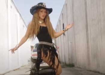 Shakira no perdió oportunidad de lanzar una indirecta hacia el padre de Gerard Piqué, Joan Piqué Rovira, quien le habría pedido a la colombiana que abandonara la casa donde habitaba en Barcelona.