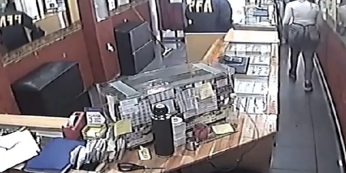 El monto estimado que se calculó que se llevaron los ladrones superó el millón de pesos.