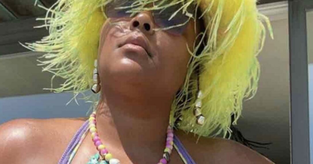 La demanda, presentada el 20 de septiembre, llega menos de dos meses después de que tres bailarinas demandaran a la ganadora de un Grammy por acoso sexual.