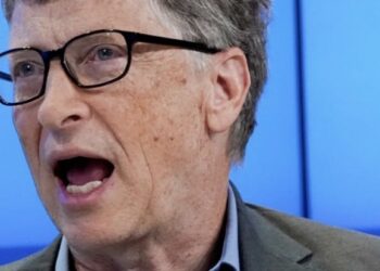 El magnate y experto en tecnología, pide se genere una legislación sobre el uso de la IA en el mundo.