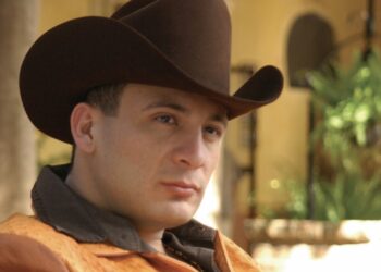 Fue en Reynosa, Tamaulipas, dónde fue asesinado Valentín Elizalde, al finalizar un concierto; hombres armados dispararon contra su camioneta y los disparos dieron en su cuerpo, causándole la muerte