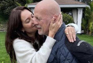 «La demencia es difícil» esposa de Bruce Willis habla sobre la salud mental del actor. Noticias en tiempo real