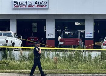 El ex cliente y el dueño del taller murieron al agredirse a balazos.