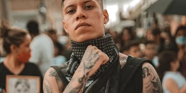 Cristian Bravo, quien acusa a Ángel Quezada de haber ordenado a su personal de seguridad que lo agrediera, fue invitado al programa De Primera Mano