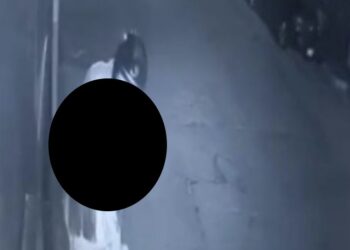 La mujer señaló que el hombre la forzó a quitarse la ropa, de lo contrario, la mataría.