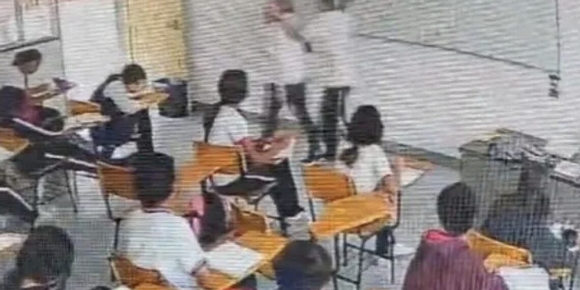 Reportes preliminares sugieren que el agresor podría haber sido víctima de bullying, ya que sus compañeros se burlaban de él por ser de otra entidad del país.