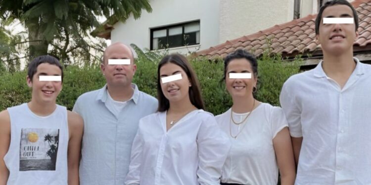 La familia ejecutada promovía la paz en la región hasta que fueron interceptados por miembros del grupo Hamás.