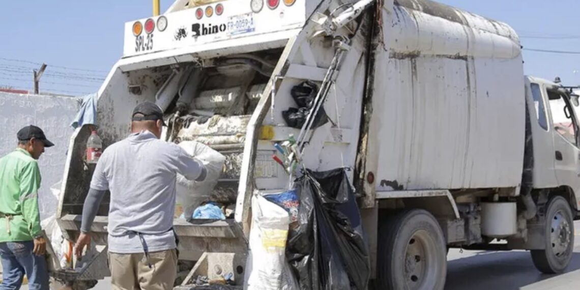 Samuel Muñoz Gallegos cayó de la unidad tras un movimiento brusco, y luego fue atropellado por su compañero en Tijuana.