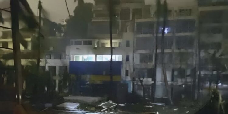 En menos de 24 horas, "Otis" pasó de ser una tormenta tropical a un huracán de categoría 5, dejando a su paso destrucción.