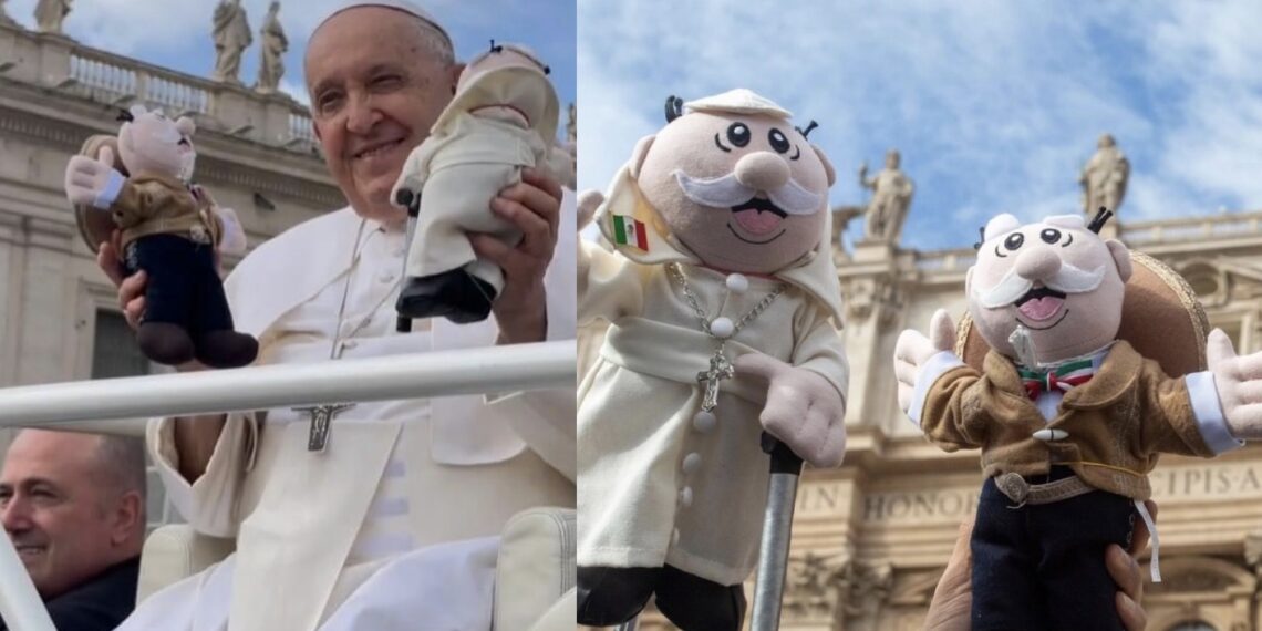 El Papa Francisco recibió un Dr. Simi mariachi y un Dr. Simi papa con una réplica de la vestimenta del santo padre.