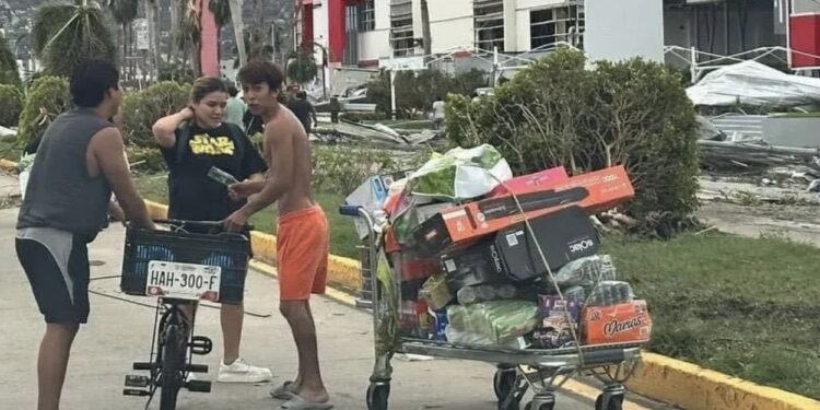 El huracán “Otis”, con categoría 5, devastó Acapulco. La ciudad está severamente dañada. Hay caos, rapiña, desolación, destrucción.