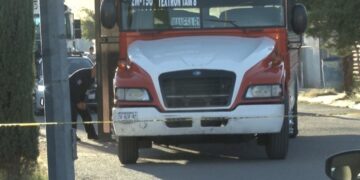 De acuerdo al informe policial, el menor fue atropellado por un camión de maquila que era conducía por su padre