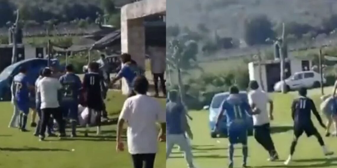 En la grabación se observa al conductor del automóvil ingresar a la cancha deportiva, para intentar atropellar a los jugadores tras la riña.