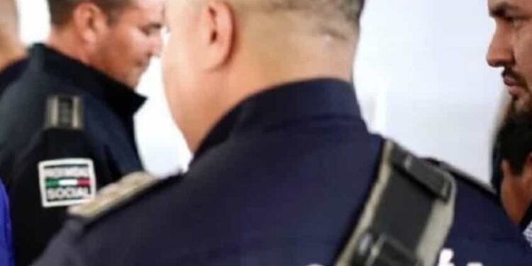 Los policías podrán tener tatuajes siempre y cuando estos no estén vinculados a actividades ilegales o a organizaciones delictivas.