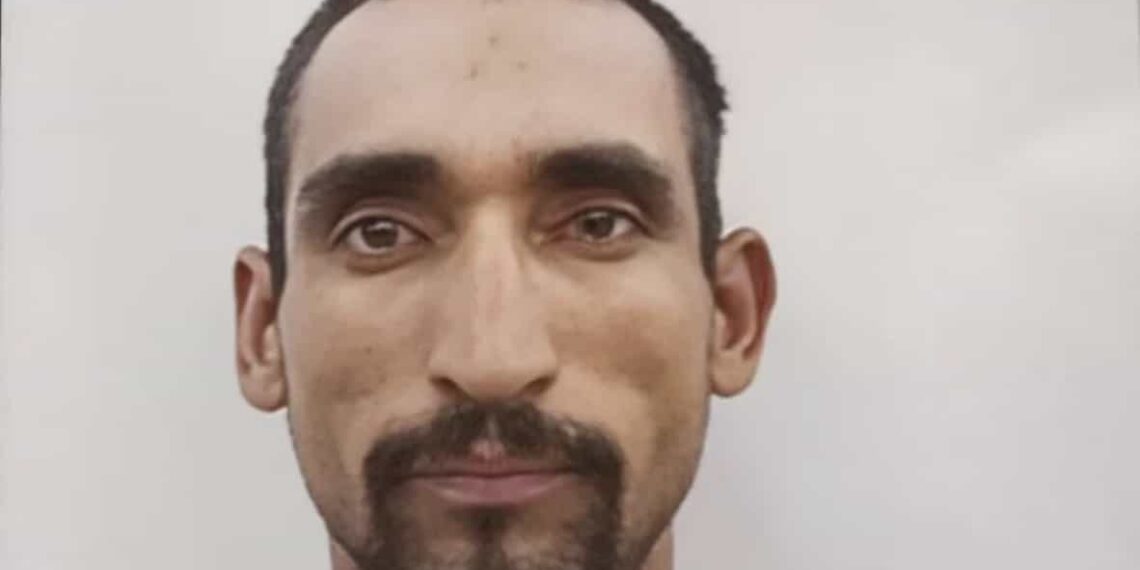 Los niños escucharon los gritos de dolor de su madre por lo que salieron a la calle para pedir apoyo.