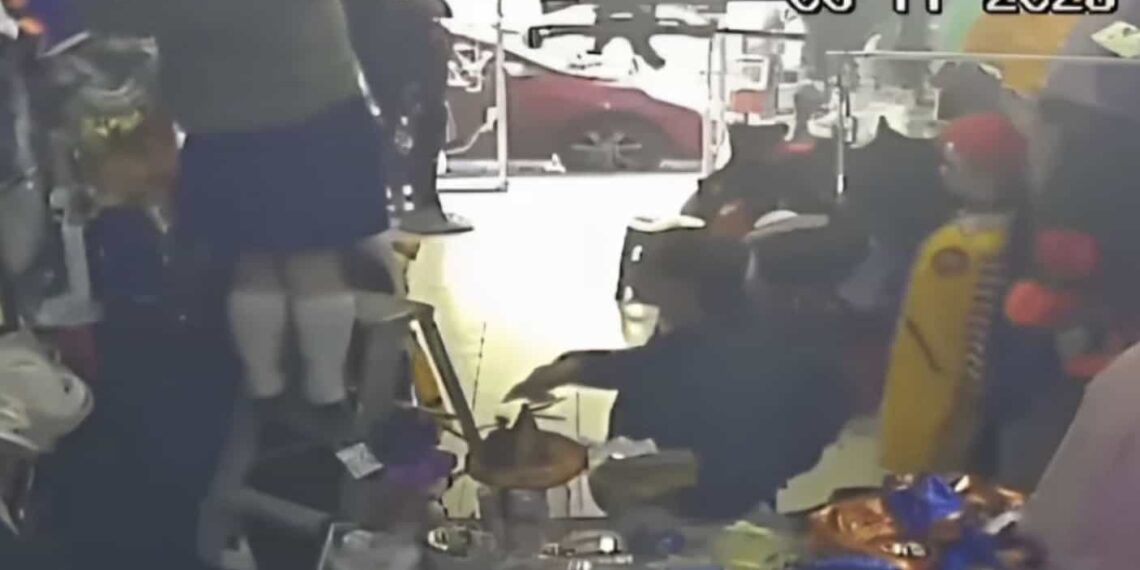 Los usuarios señalaron que el hombre merece ir a la cárcel.