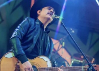 Quien transmita, exhiba, interprete, reproduzca o permita espectáculos públicos que promuevan los narcocorridos será sancionado, aprobó por unanimidad el Cabildo en sesión extraordinaria.