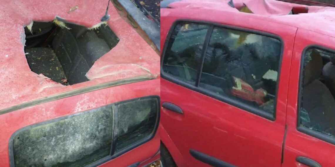 El vehículo recibió daño en el techo, provocándole un hoyo de 50 centímetros.